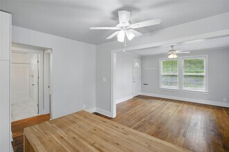 1403 Clifford Ave in Austin, TX - Foto de edificio - Building Photo