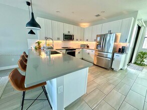 1405 N Dixie Hwy in Fort Lauderdale, FL - Building Photo - Building Photo
