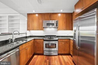 513 W Broad St, Unit 412 in Falls Church, VA - Building Photo - Building Photo