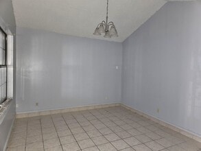 221 Murcia Dr in Laredo, TX - Building Photo - Building Photo