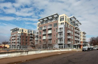 Flux in Minneapolis, MN - Foto de edificio - Building Photo