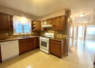 96 W 49th St in Bayonne, NJ - Building Photo - Building Photo