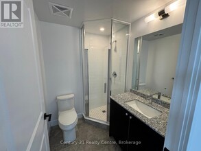 2333-2333 Khalsa Gate in Oakville, ON - Building Photo - Building Photo