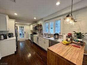 45 Brookfield Rd in Montclair, NJ - Building Photo - Building Photo