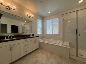 3730 Watermist Way in Sacramento, CA - Building Photo - Building Photo
