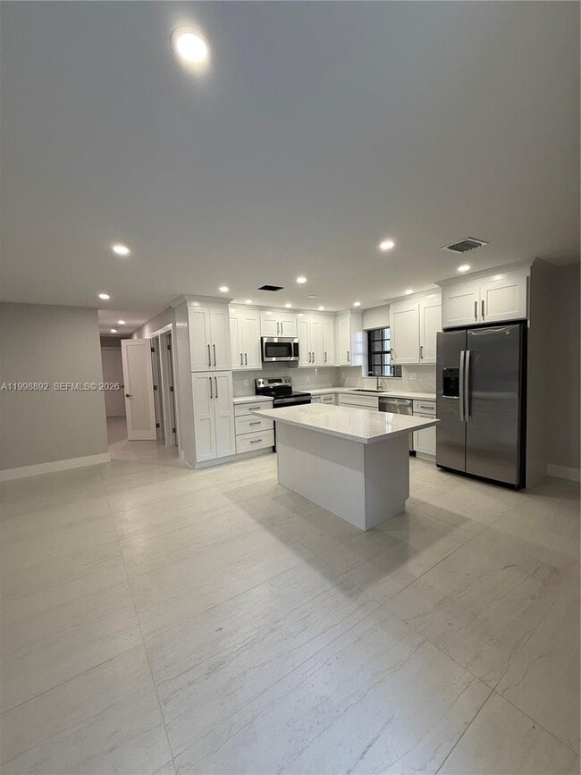 8772 SW 143rd St in Palmetto Bay, FL - Building Photo - Building Photo