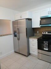 4760 Lucerne Lakes Blvd W in Greenacres, FL - Building Photo - Building Photo