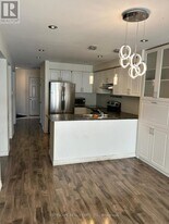 11 Trammell Ln in Brampton, ON - Building Photo