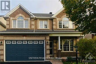 105 Cheyenne Way in Ottawa, ON - Building Photo - Building Photo