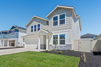6688 W Yoke St in Meridian, ID - Foto de edificio - Building Photo
