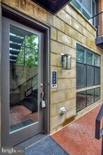 1122 S Highland St in Arlington, VA - Building Photo - Building Photo