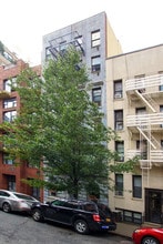 332 E 74th St in New York, NY - Building Photo - Building Photo