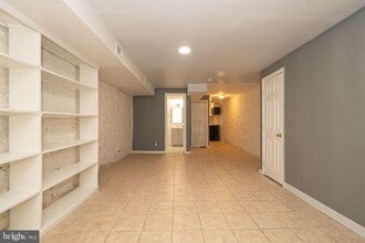 307 E 25th St in Baltimore, MD - Foto de edificio - Building Photo