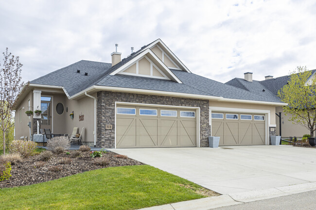 The Villas Of Cimarron Estates in Okotoks, AB - Building Photo - Building Photo