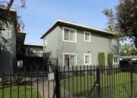 Brook Street Apartments in Santa Ana, CA - Foto de edificio - Building Photo