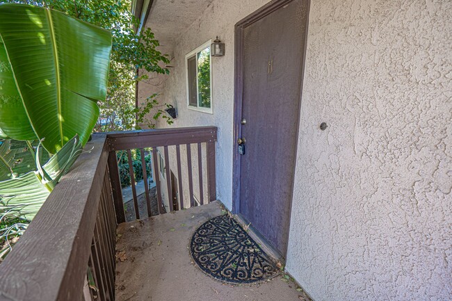 17847 Beneda Ln in Santa Clarita, CA - Building Photo - Building Photo