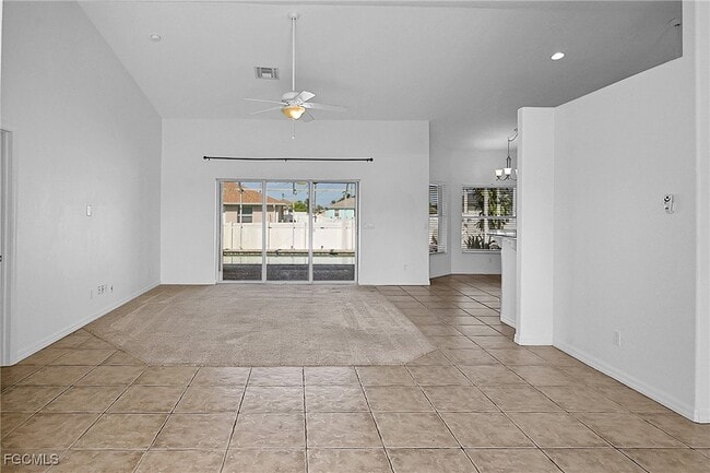 16 NW 12th Pl in Cape Coral, FL - Building Photo - Building Photo