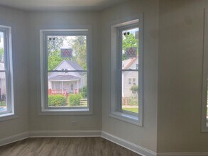 7037 S Elizabeth St in Chicago, IL - Building Photo - Building Photo