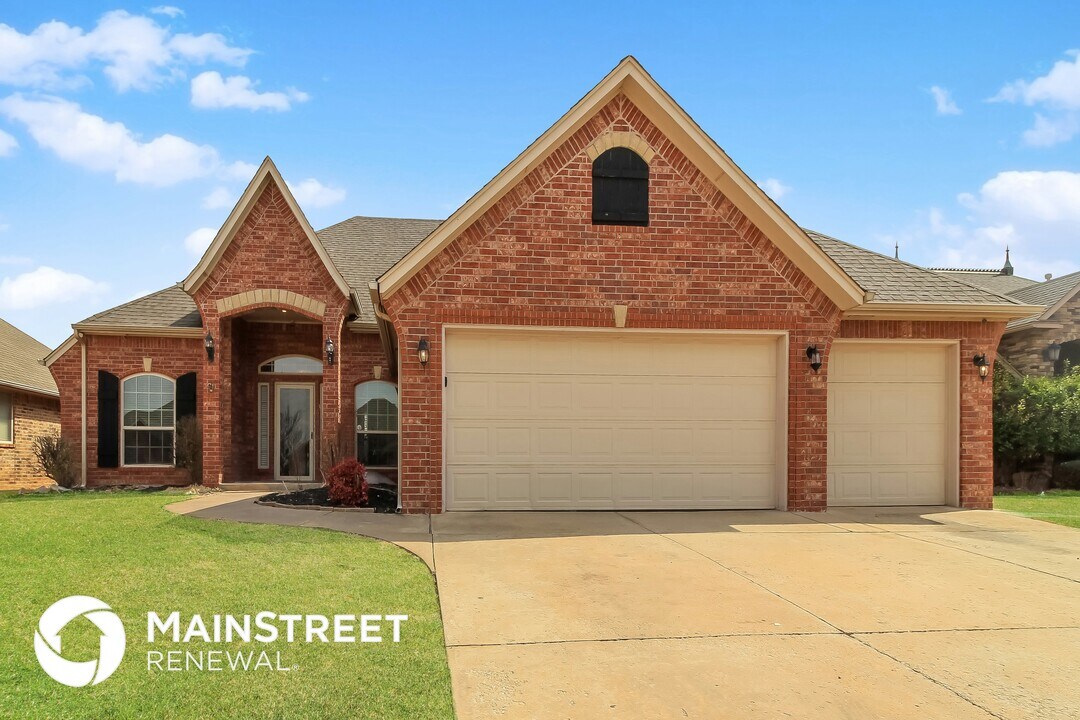 1012 Kelsi Dr in Moore, OK - Building Photo