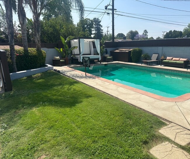 property at 8956 Swinton Ave