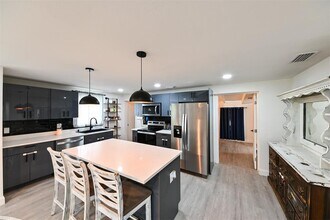 4114 W Olive St in Tampa, FL - Building Photo - Building Photo