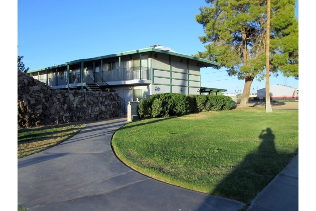 Stardust Apartments in Blythe, CA - Foto de edificio