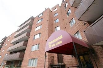 THE GRAHAM BELL APARTMENTS in Brantford, ON - Building Photo