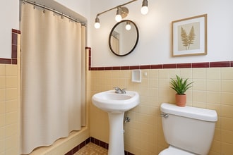 8500 E Colfax Ave, Unit 108 in Denver, CO - Building Photo - Building Photo