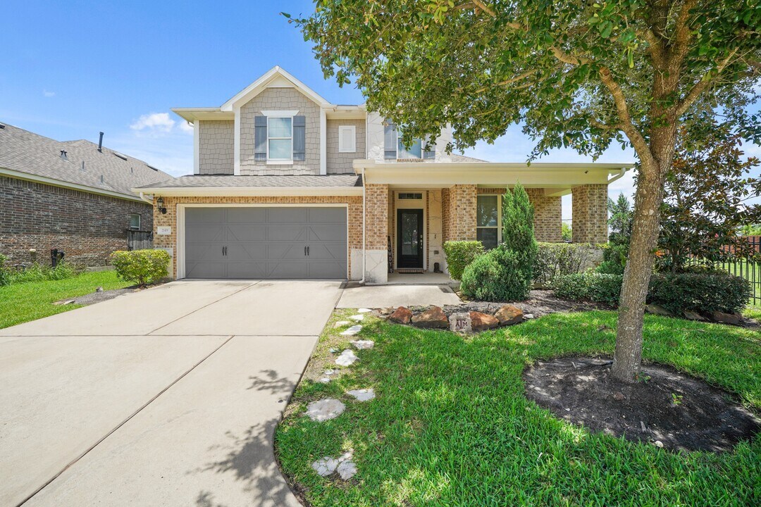 249 Castlegate Ln in Houston, TX - Building Photo