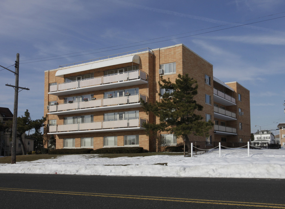 1400 Webb St in Asbury Park, NJ - Foto de edificio