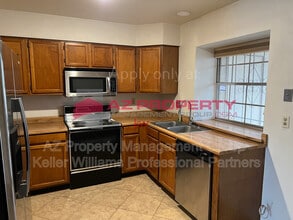 8111 W Wacker Rd in Peoria, AZ - Building Photo - Building Photo