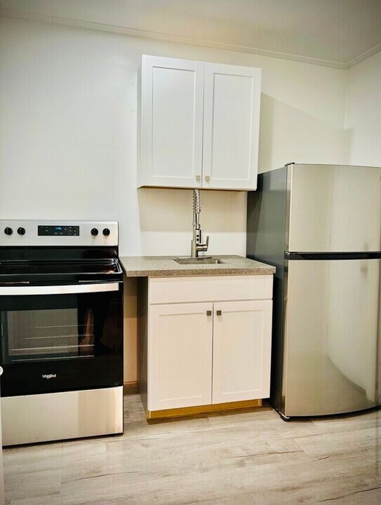 1324 5th Ave in Watervliet, NY - Building Photo