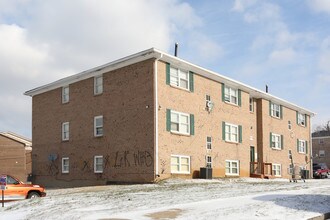 Daniel Court Apartments in Lexington, KY - Building Photo - Building Photo