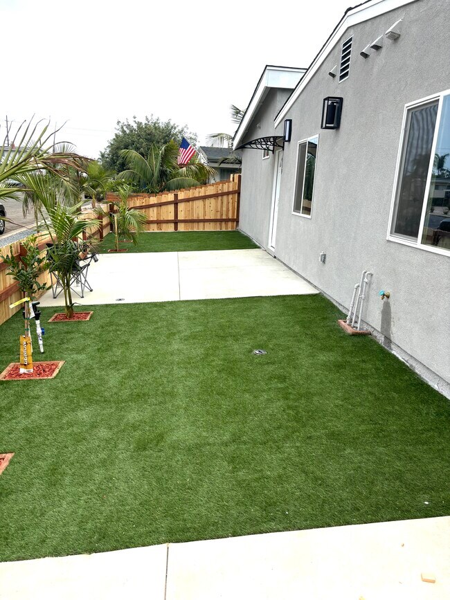 3539-41 Luna Ave, Unit 3539 Luna Avenue in San Diego, CA - Foto de edificio - Building Photo