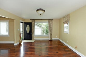 1051 Chinoe Rd in Lexington, KY - Building Photo - Building Photo