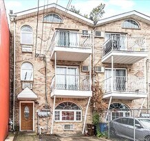 94-86 218th St in Queens, NY - Building Photo