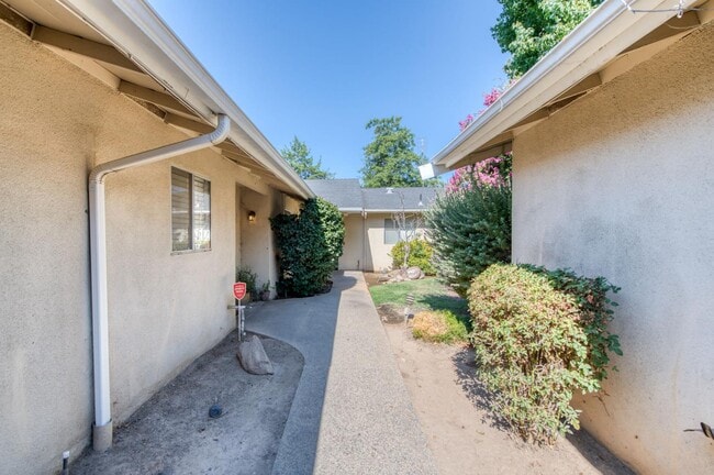 6463 N Wishon Ave in Fresno, CA - Building Photo - Building Photo
