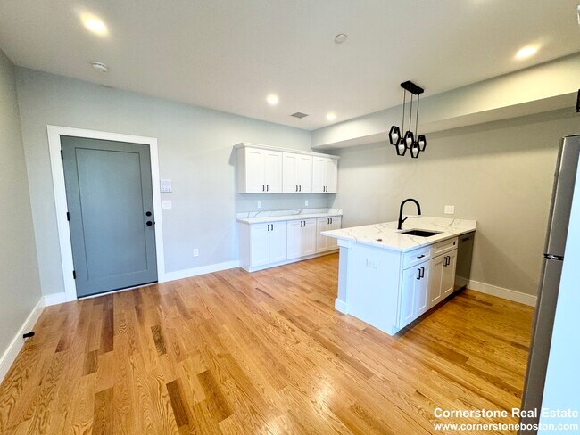 16 Baker Ct, Unit 1 in Boston, MA - Building Photo - Building Photo
