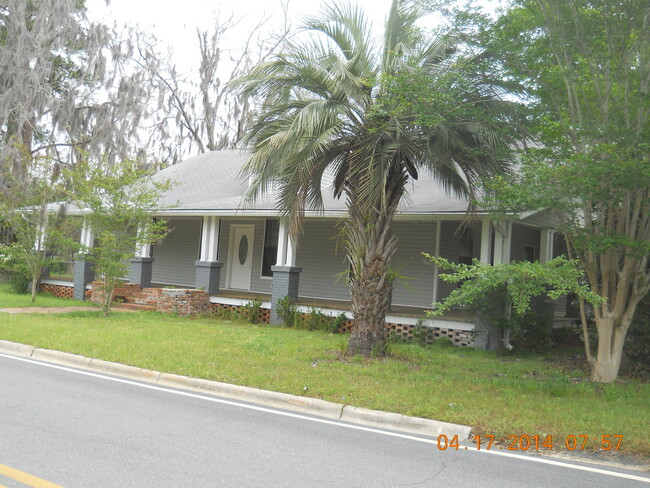 property at 29 S Pecan St
