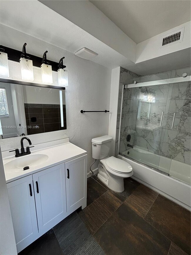 property at 457 Vista Isles Dr