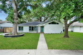 5226 Kinglet St in Houston, TX - Building Photo - Building Photo