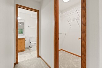 13-13 Redtail Ct in Coralville, IA - Building Photo - Building Photo