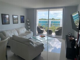 650 NE 64th St in Miami, FL - Building Photo