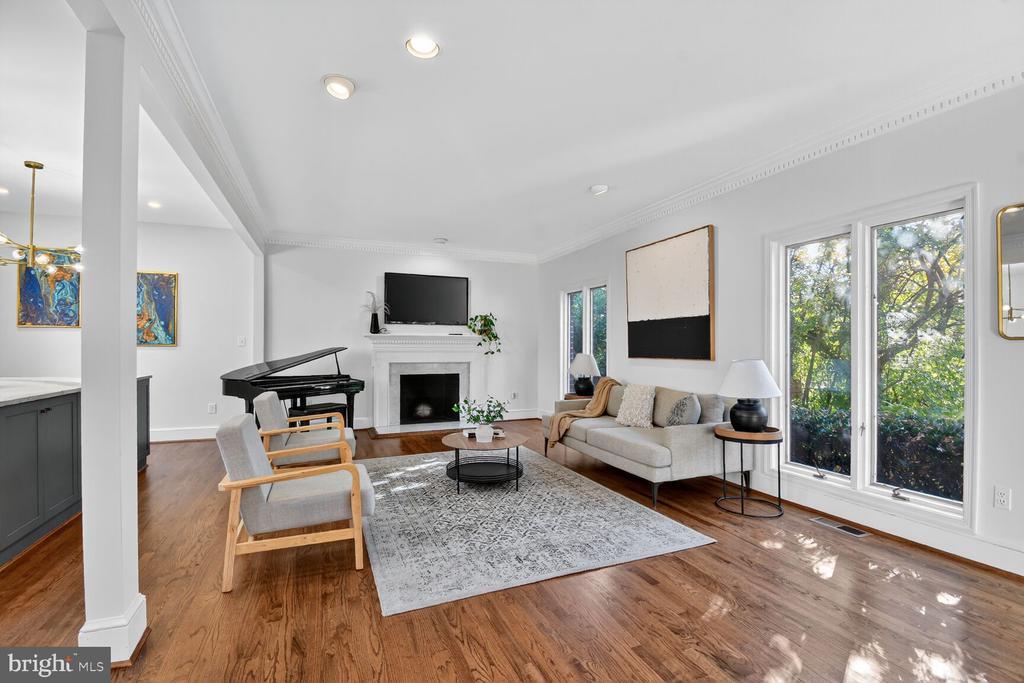 3227 Ellicott St NW in Washington, DC - Building Photo