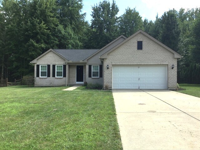 2021 Cristata Ct in Amelia, OH - Building Photo