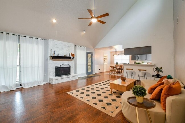 property at 115 Pine Manor Dr