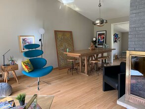 11810 Schemer Ln in Mequon, WI - Building Photo - Building Photo