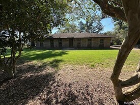 80 Blackmon Dr in Coosada, AL - Building Photo