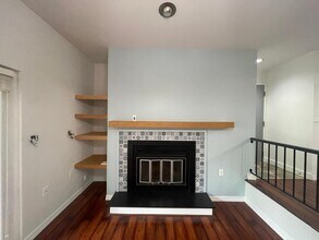 1205 Kenzie Dr, Unit 1205 in Pittsburgh, PA - Foto de edificio - Building Photo