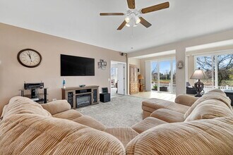 814 Glory Ct in Shorewood, IL - Building Photo - Building Photo